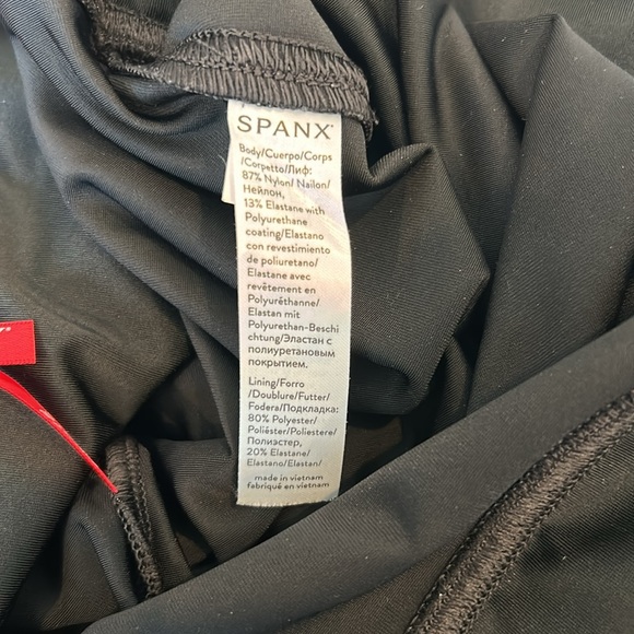 SPANX Women’s Size 1X Faux Leather Matte Black Combo Camo Leggings - Picture 5 of 6